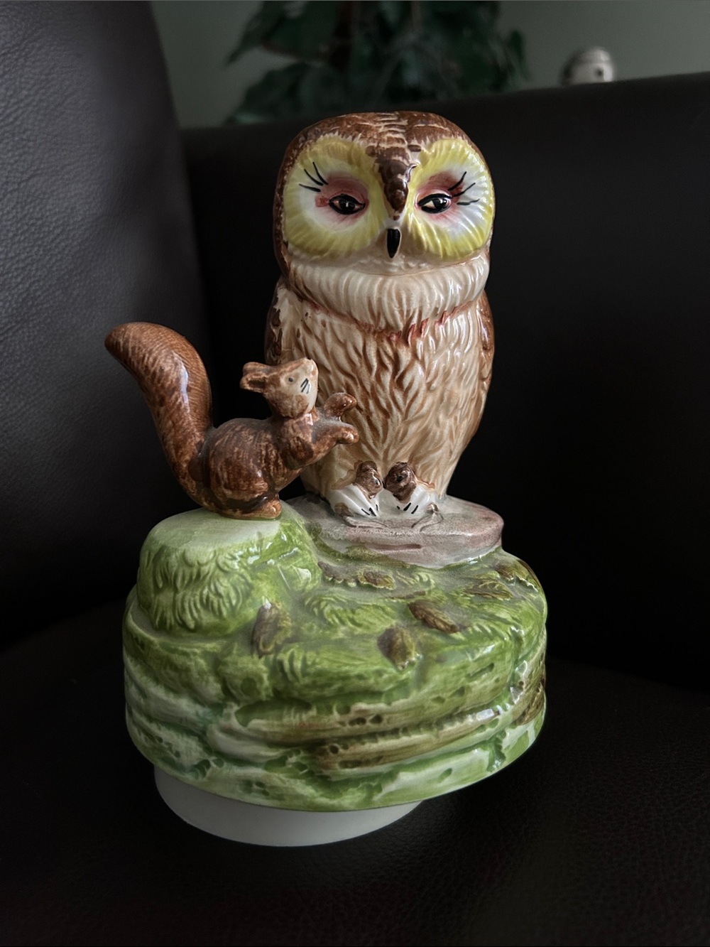 Vintage 1977 Schmid Beatrix Potter Owl and Squirrel Music Box